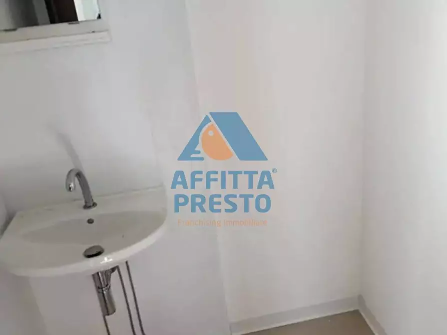 Immagine 4 di Attività commerciale in affitto  a Vinci