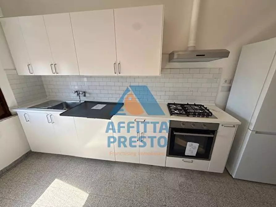 Immagine 2 di Camera in affitto  a Empoli
