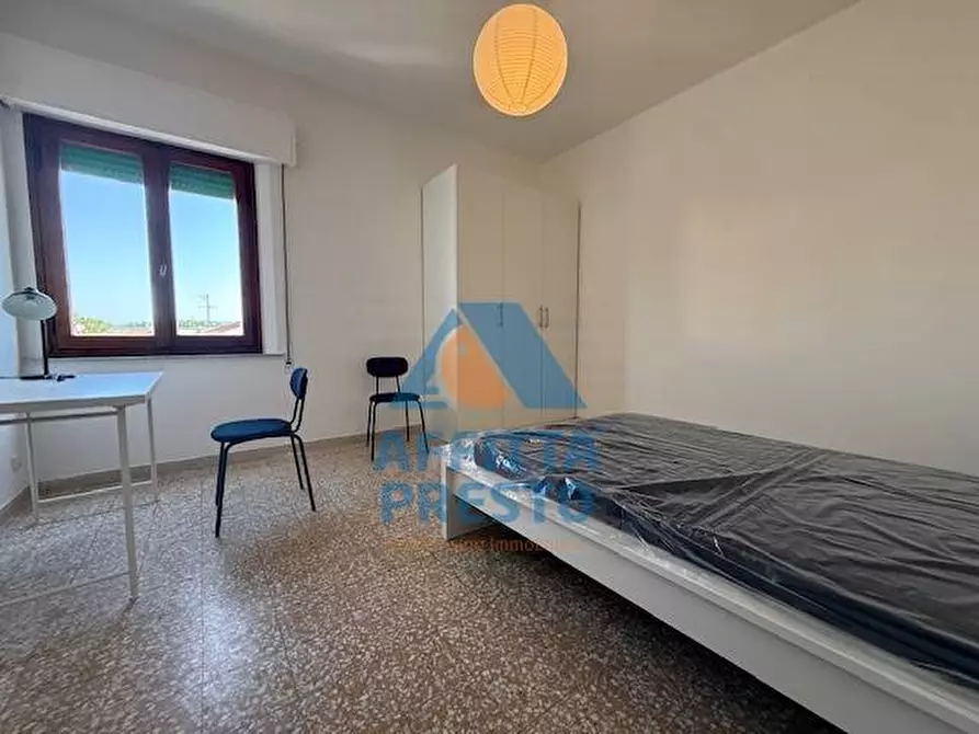 Immagine 6 di Camera in affitto  a Empoli