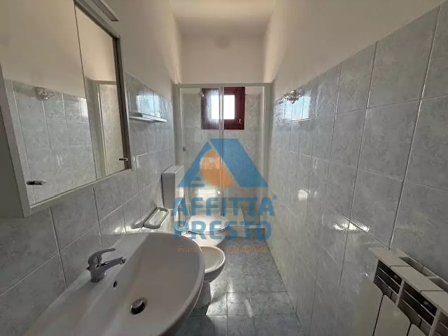 Immagine 9 di Camera in affitto  a Empoli