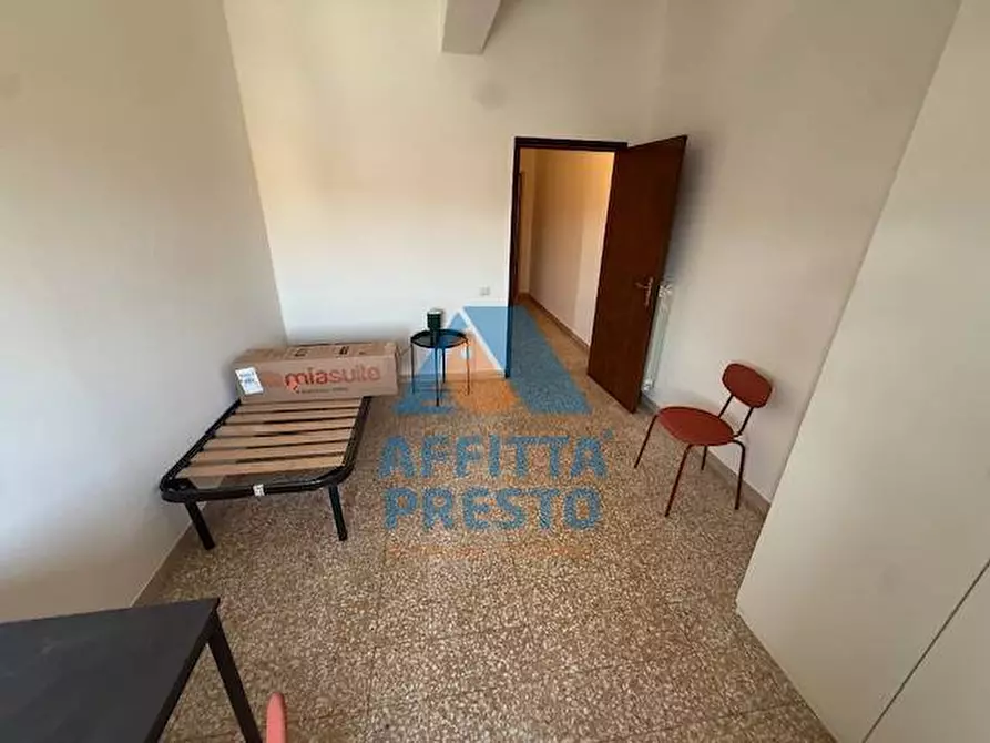 Immagine 11 di Camera in affitto  a Empoli