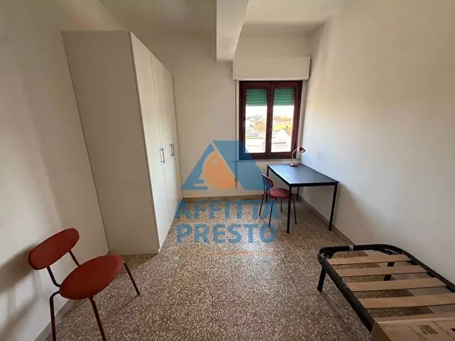 Immagine 12 di Camera in affitto  a Empoli