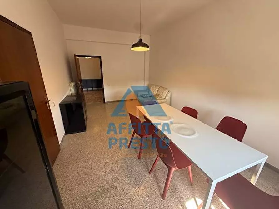 Immagine 23 di Camera in affitto  a Empoli