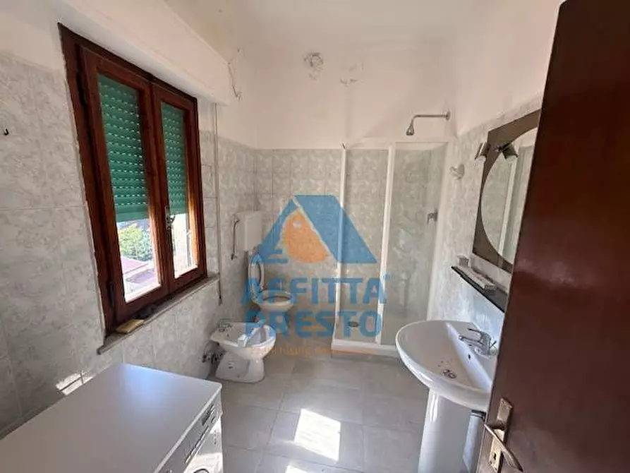 Immagine 27 di Camera in affitto  a Empoli