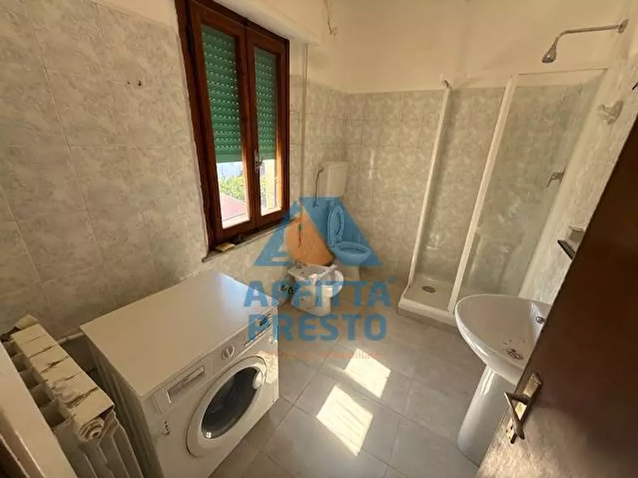 Immagine 28 di Camera in affitto  a Empoli