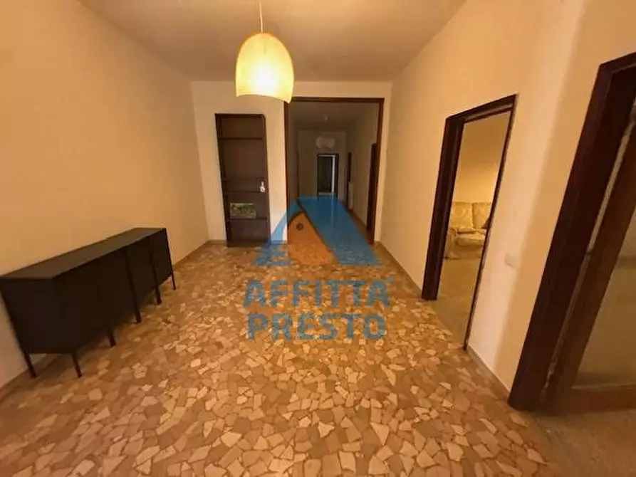 Immagine 29 di Camera in affitto  a Empoli
