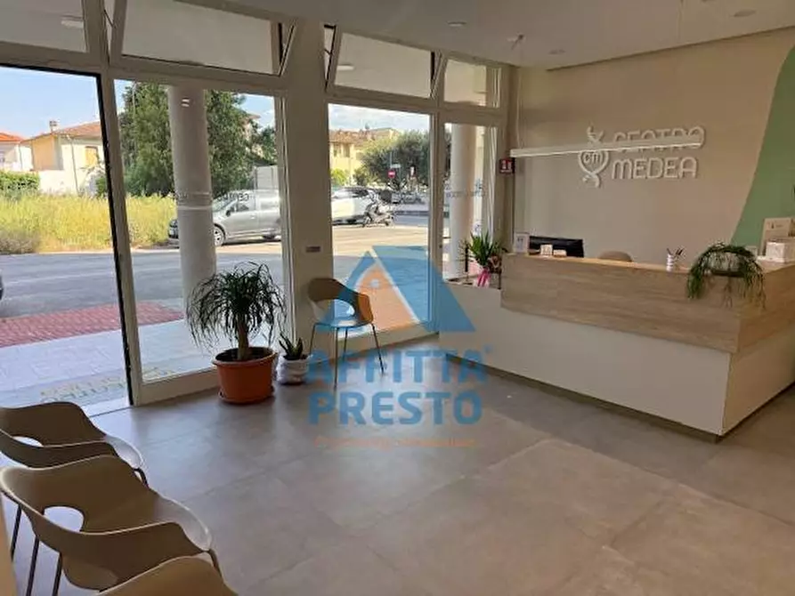 Immagine 19 di Ufficio in affitto  a Capraia E Limite