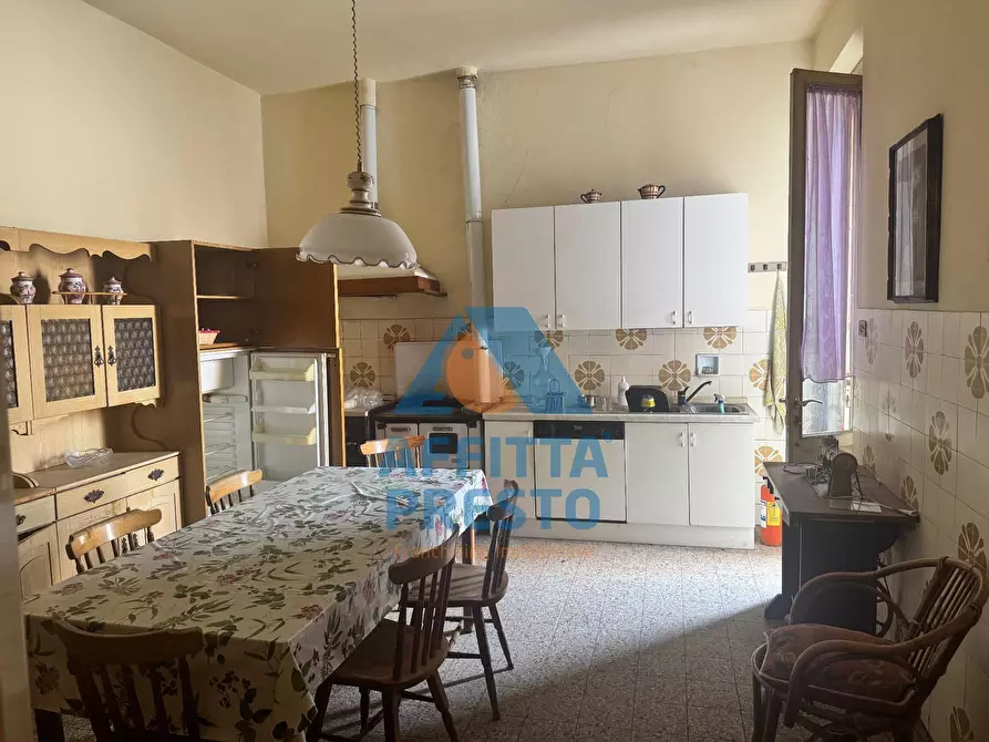 Immagine 1 di Casa semindipendente in vendita  a Lamporecchio