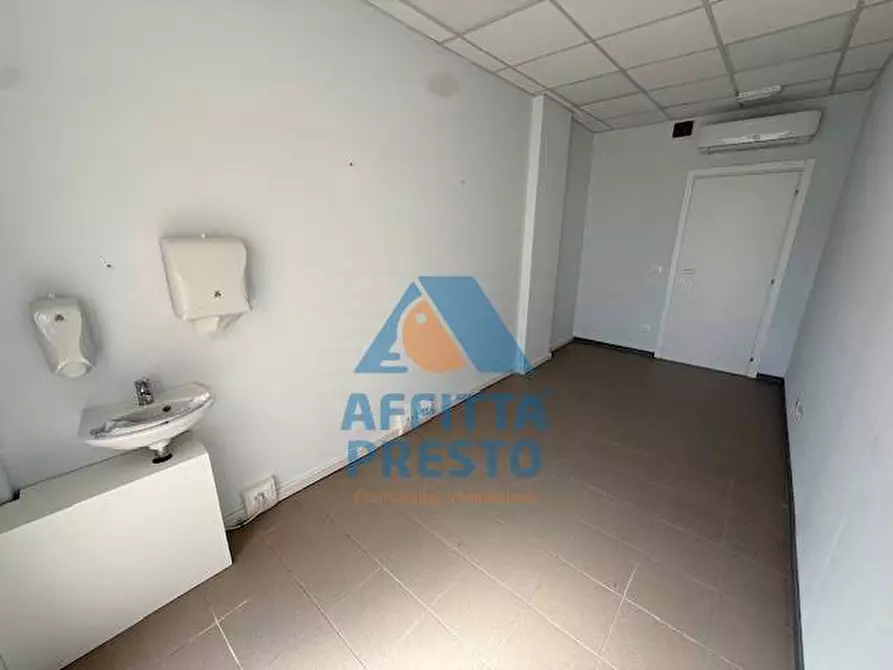 Immagine 5 di Attività commerciale in affitto  a Empoli