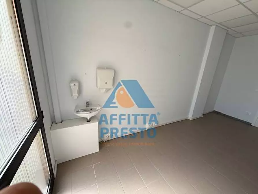 Immagine 6 di Attività commerciale in affitto  a Empoli