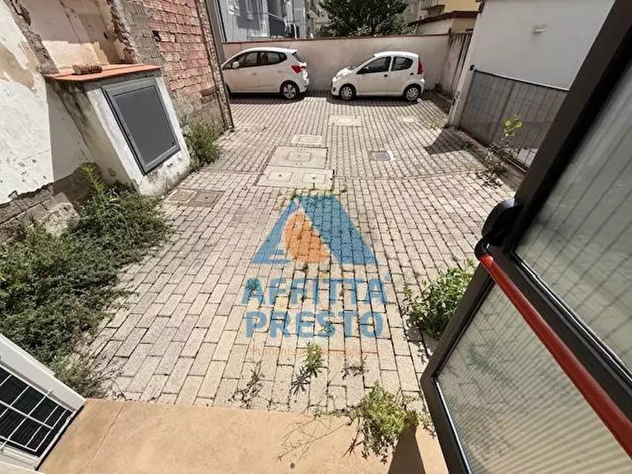 Immagine 10 di Attività commerciale in affitto  a Empoli