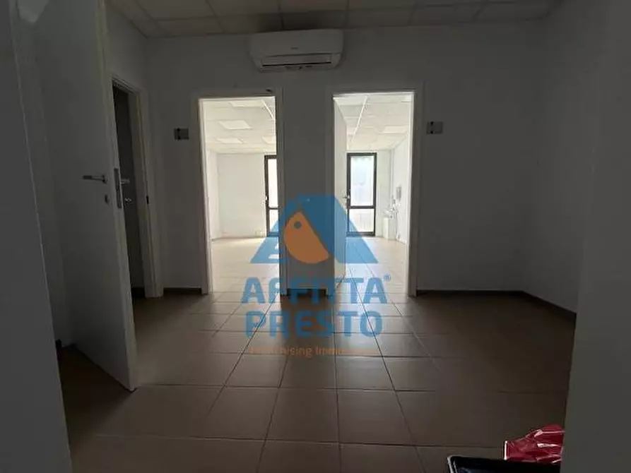 Immagine 14 di Attività commerciale in affitto  a Empoli