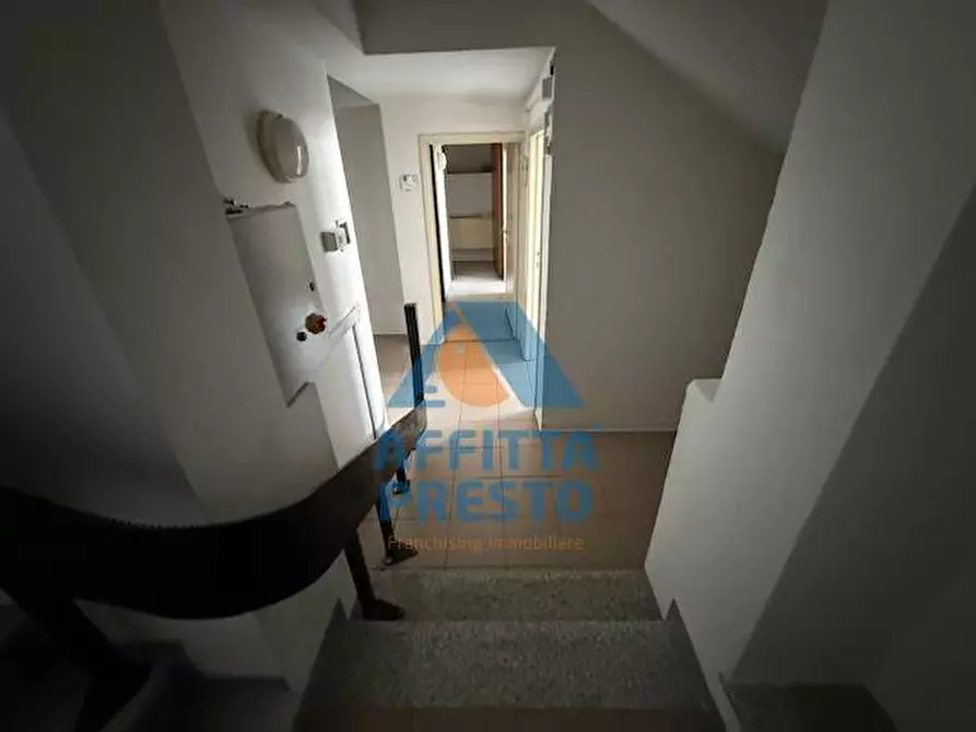 Immagine 20 di Attività commerciale in affitto  a Empoli