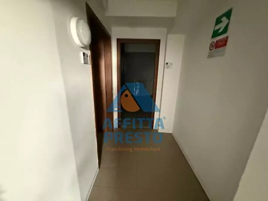 Immagine 25 di Attività commerciale in affitto  a Empoli