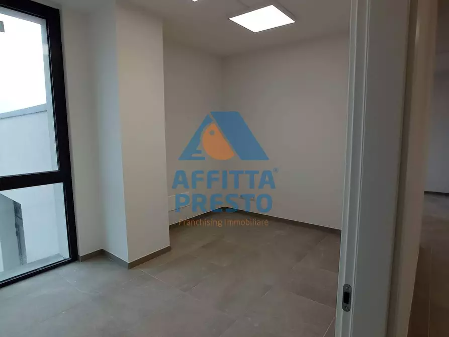 Immagine 10 di Ufficio in affitto  a San Miniato