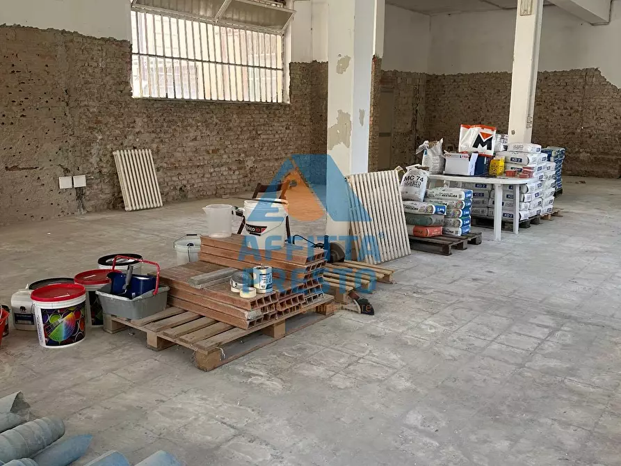 Immagine 4 di Attività commerciale in affitto  a Empoli