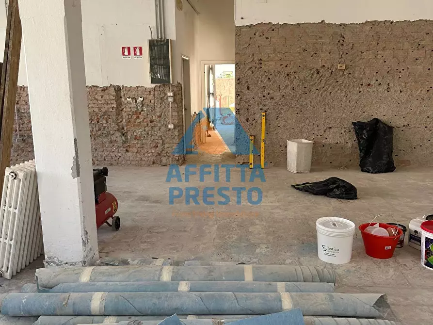 Immagine 6 di Attività commerciale in affitto  a Empoli