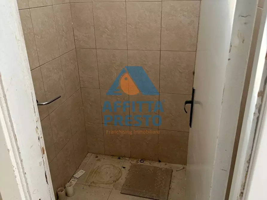 Immagine 11 di Attività commerciale in affitto  a Empoli