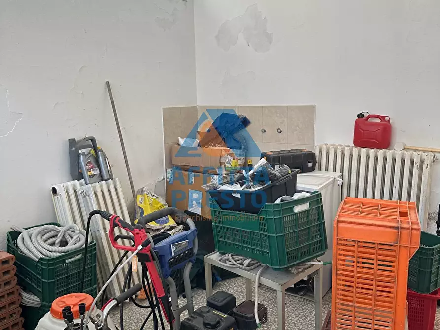 Immagine 15 di Attività commerciale in affitto  a Empoli