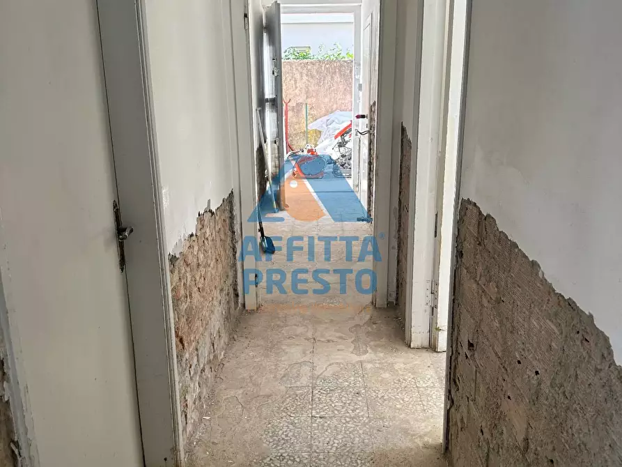 Immagine 18 di Attività commerciale in affitto  a Empoli