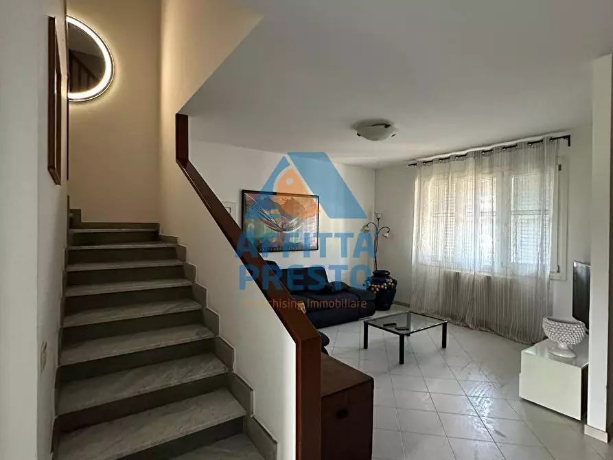 Immagine 4 di Casa semindipendente in vendita  a Capraia E Limite