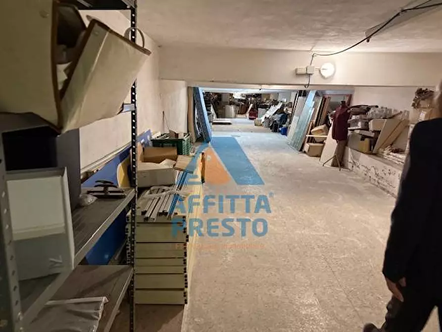 Immagine 5 di Magazzino in affitto  a Vinci