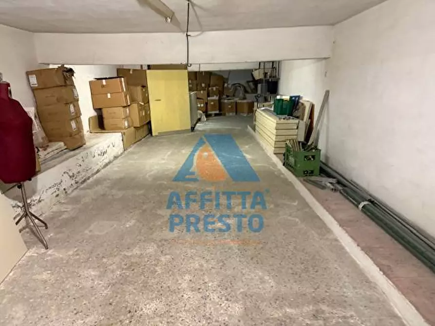 Immagine 6 di Magazzino in affitto  a Vinci