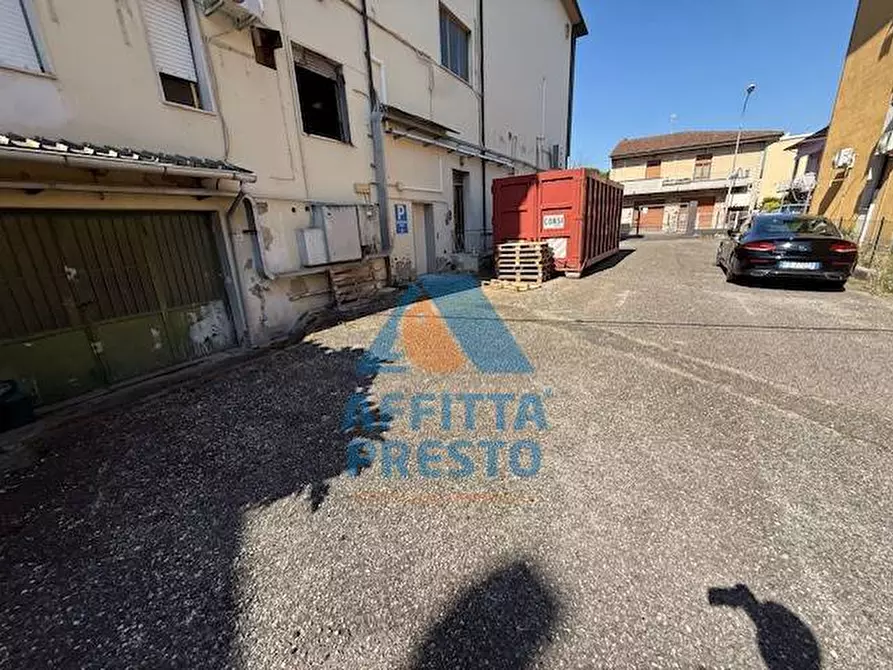 Immagine 13 di Magazzino in affitto  a Vinci