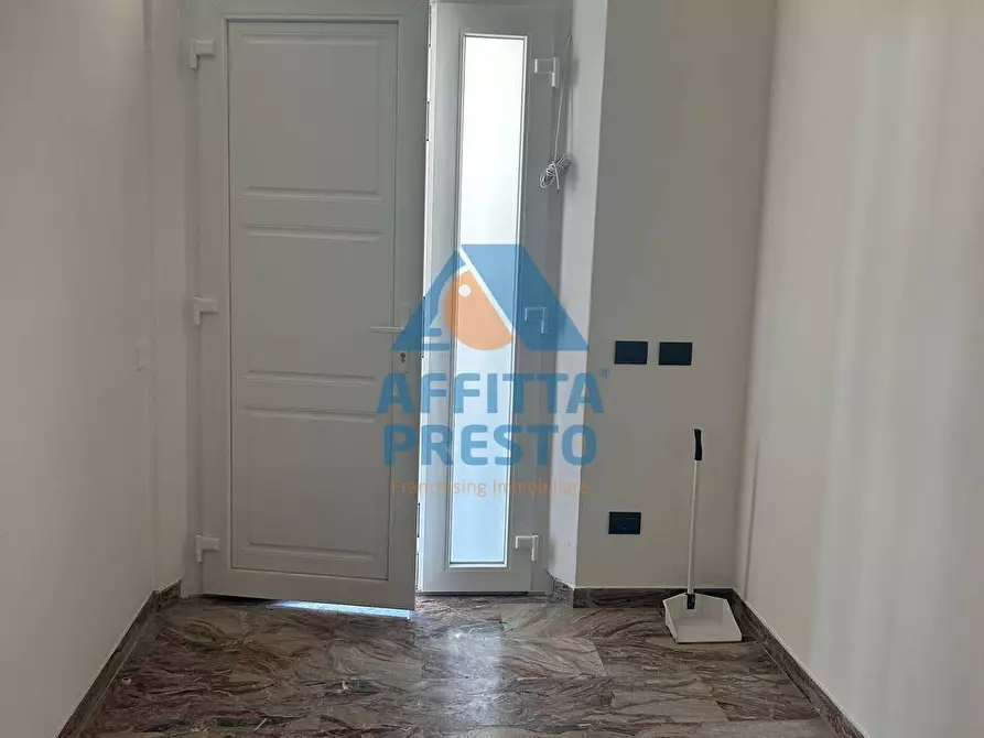 Immagine 12 di Ufficio in affitto  a Empoli