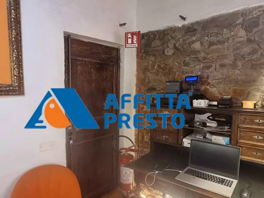 Immagine 4 di Negozio in affitto  a Firenze