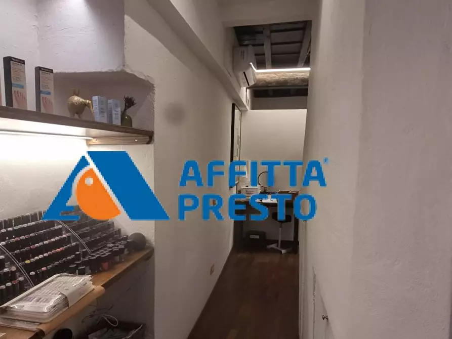 Immagine 5 di Negozio in affitto  a Firenze