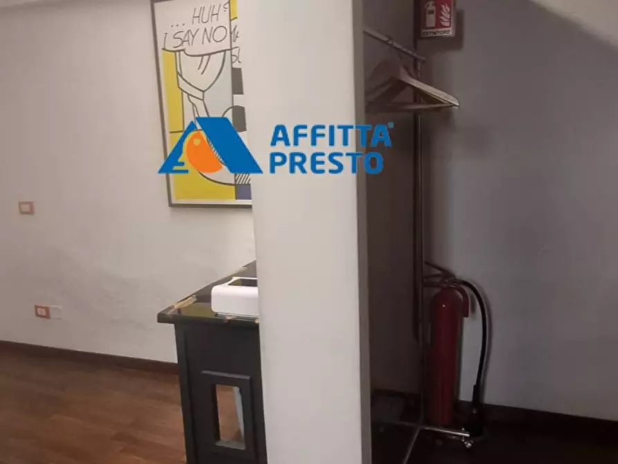 Immagine 8 di Negozio in affitto  a Firenze