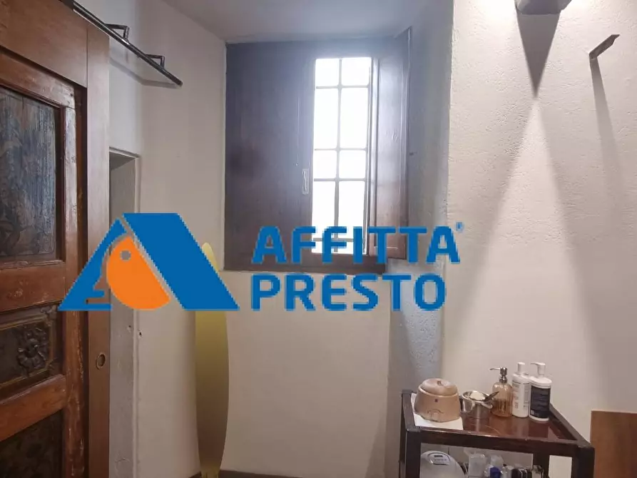 Immagine 12 di Negozio in affitto  a Firenze