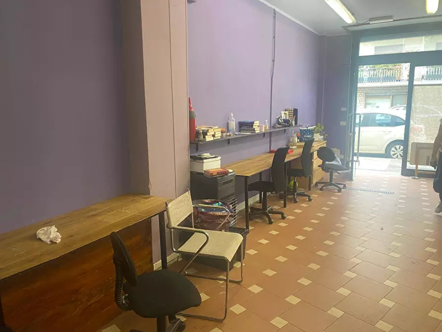 Immagine 15 di Attività commerciale in vendita  a Firenze