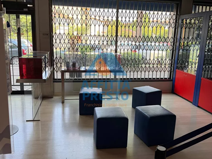 Immagine 1 di Attività commerciale in vendita  a Empoli