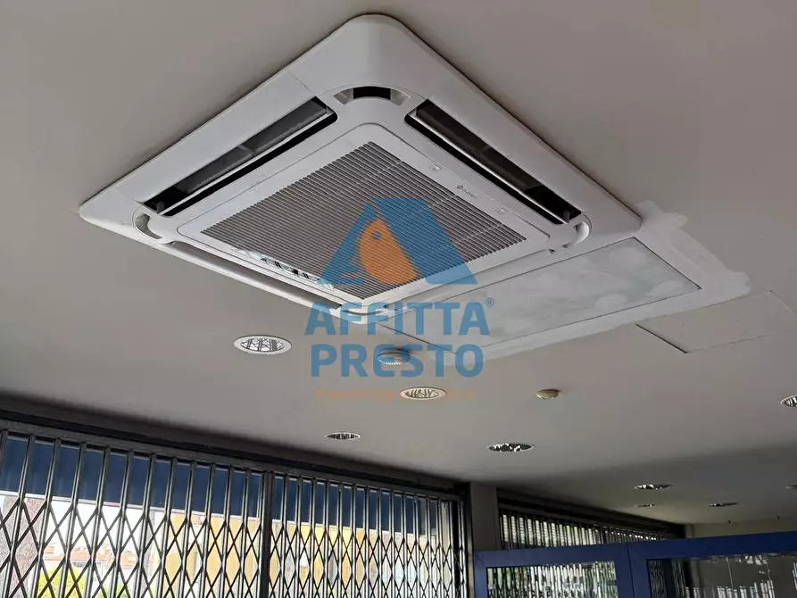 Immagine 6 di Attività commerciale in vendita  a Empoli