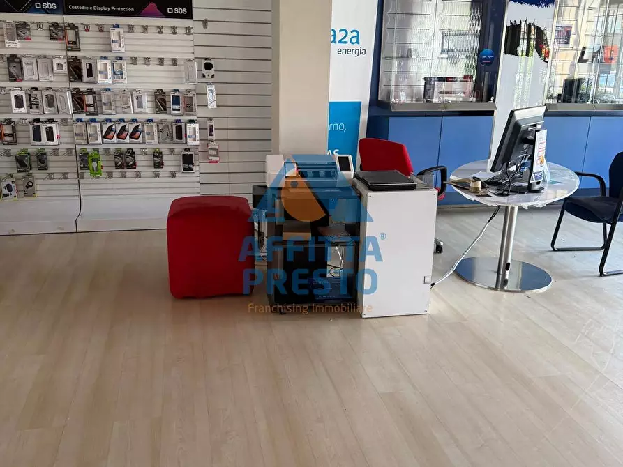Immagine 7 di Attività commerciale in vendita  a Empoli