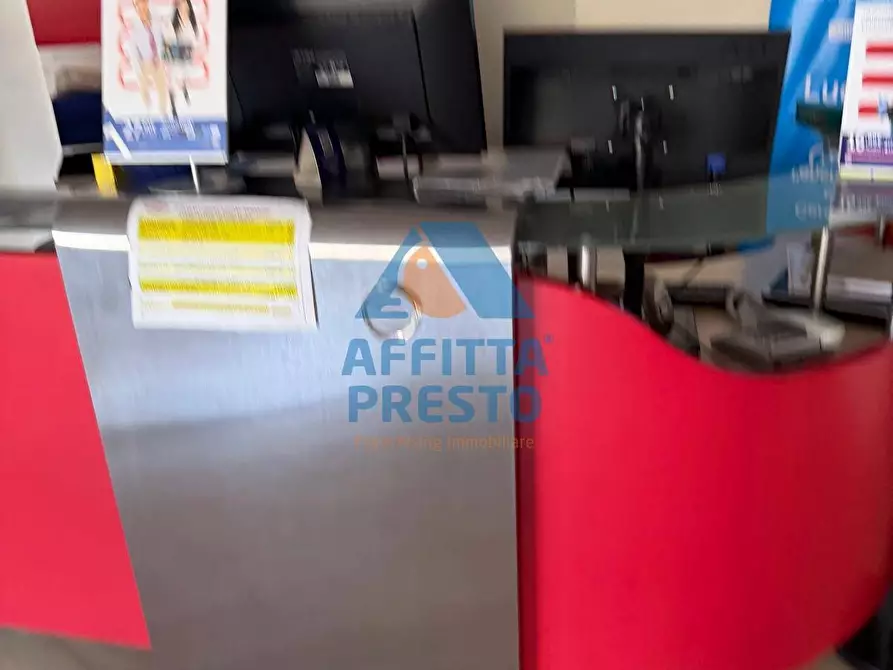 Immagine 10 di Attività commerciale in vendita  a Empoli