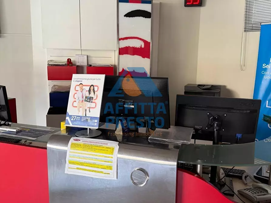 Immagine 11 di Attività commerciale in affitto  a Empoli