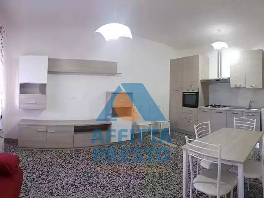 Immagine 1 di Casa indipendente in affitto  a Calcinaia