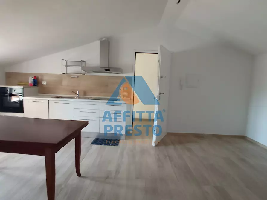 Immagine 1 di Attico in affitto  a Capraia E Limite