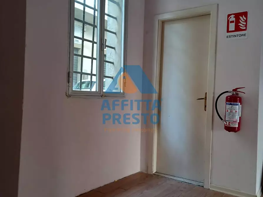 Immagine 3 di Attività commerciale in vendita  a Empoli
