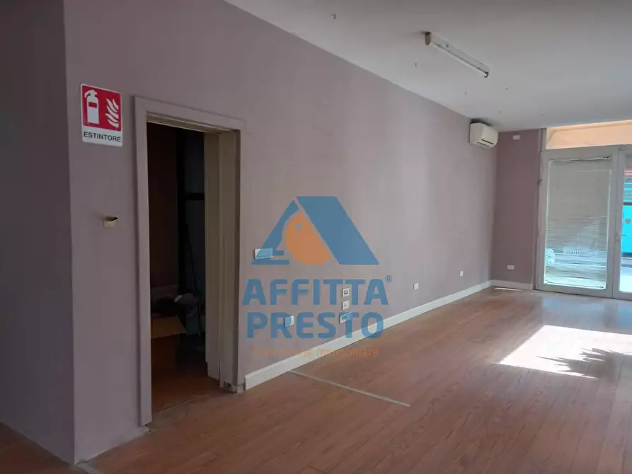 Immagine 5 di Attività commerciale in vendita  a Empoli