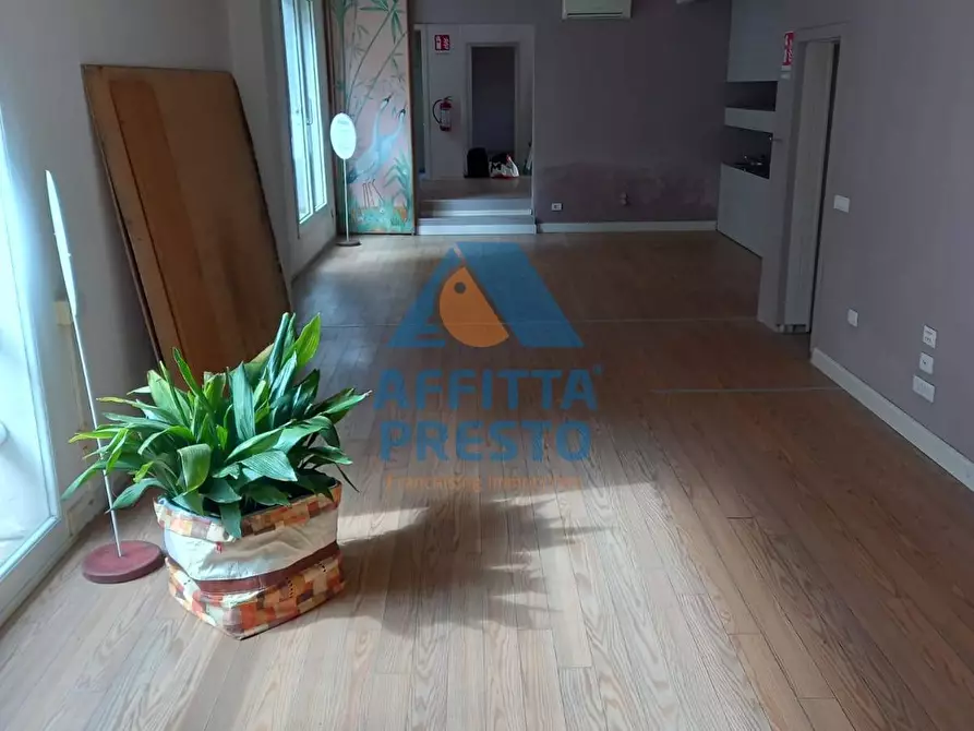 Immagine 1 di Attività commerciale in vendita  a Empoli