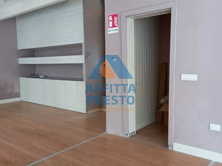 Immagine 7 di Attività commerciale in vendita  a Empoli