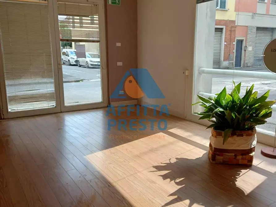 Immagine 8 di Attività commerciale in vendita  a Empoli