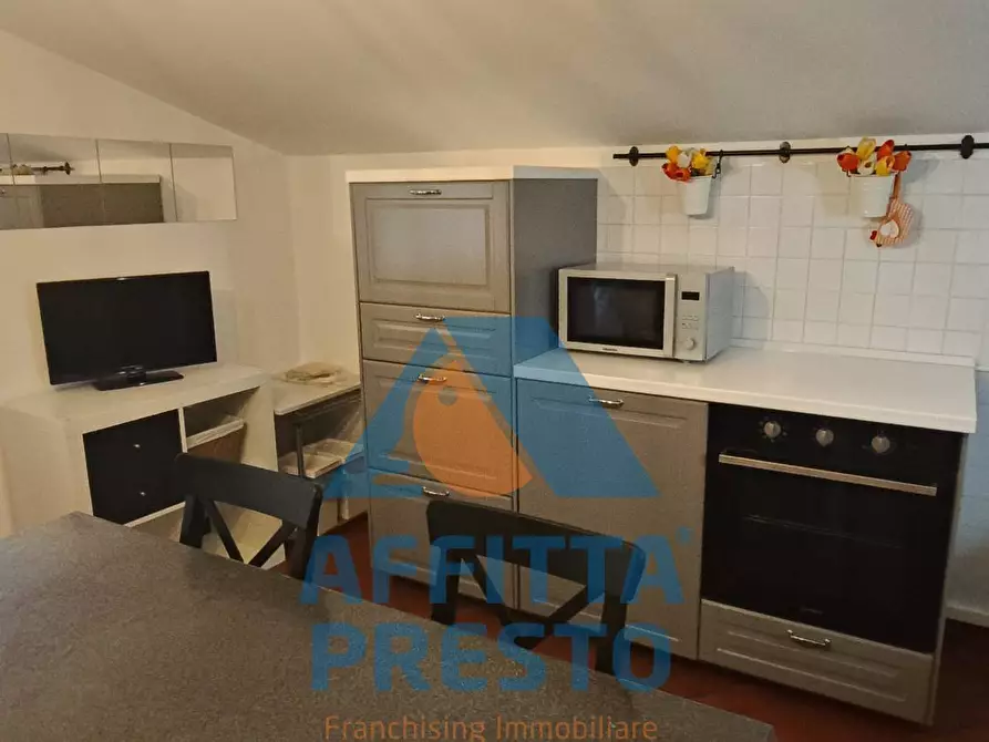 Immagine 2 di Camera in affitto  a Empoli