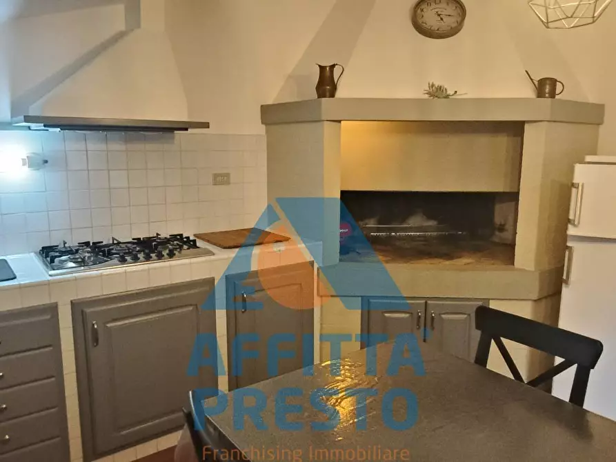 Immagine 6 di Camera in affitto  a Empoli