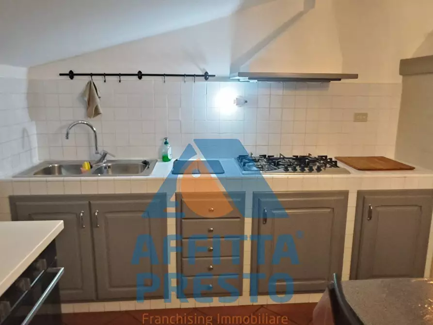 Immagine 7 di Camera in affitto  a Empoli