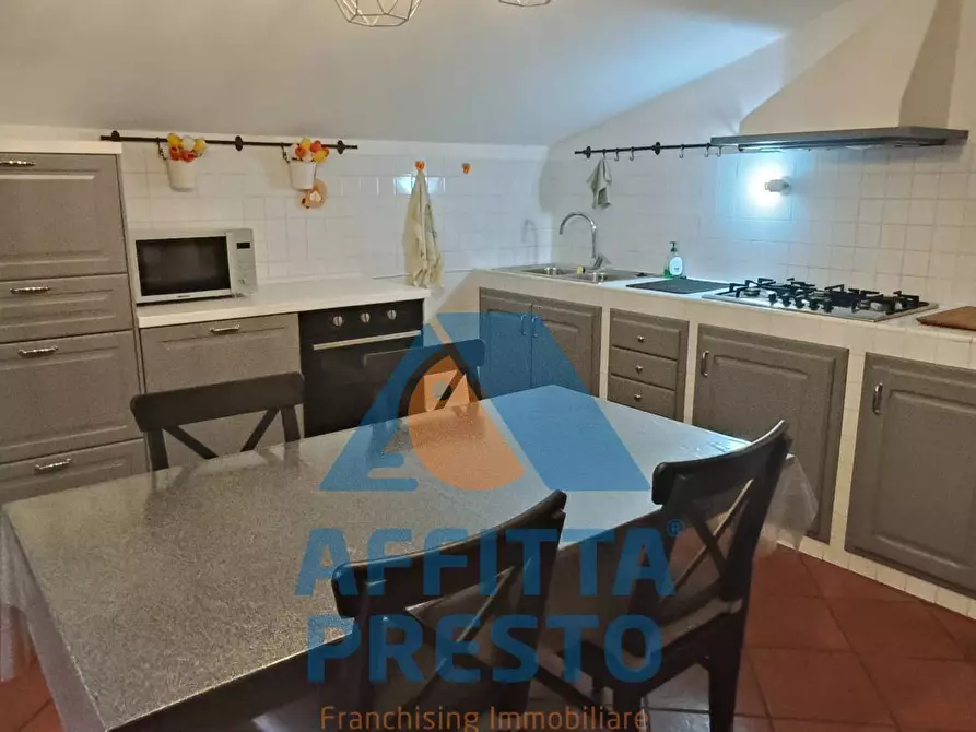 Immagine 8 di Camera in affitto  a Empoli